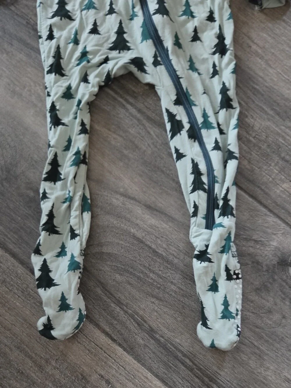 Kickee Pants EUC 6-9 Months Evergreen Tree and Holiday Kitty Footie Rompers